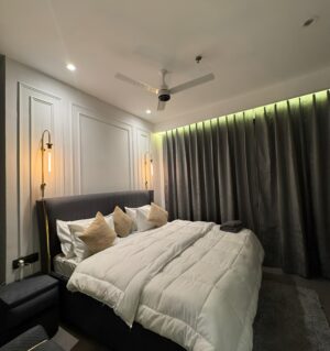 Premium / Skyline Room (30–37 Floor)